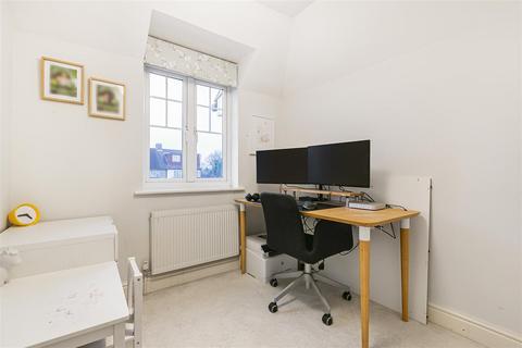 3 Farrier Place, Sutton, SM1 3HU