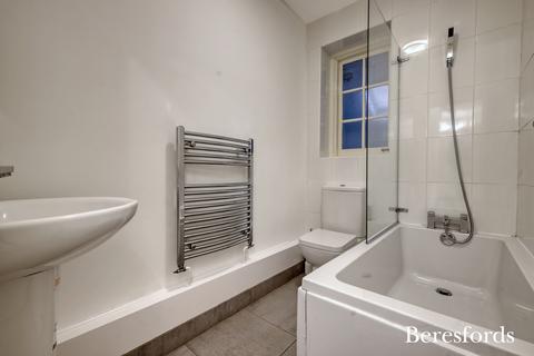 4 Reed Pond Walk, Romford, RM2 5PB