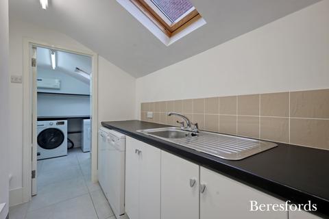 4 Reed Pond Walk, Romford, RM2 5PB