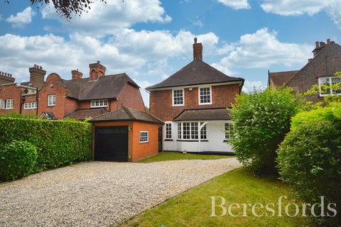4 Reed Pond Walk, Romford, RM2 5PB