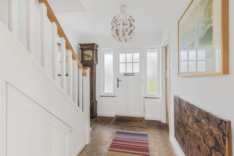 20 Beeches Close, Saffron Walden, CB11 4BT