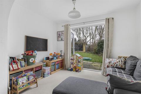 20 Beeches Close, Saffron Walden, CB11 4BT