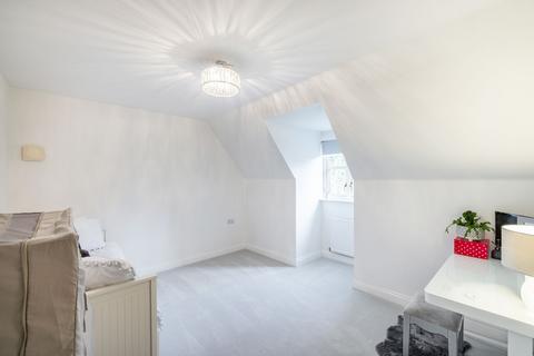 Flat 19, Malvern House, 2 Foxley Road, Kenley, CR8 5FE