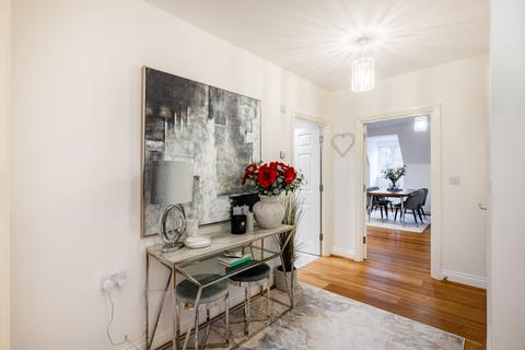 Flat 19, Malvern House, 2 Foxley Road, Kenley, CR8 5FE