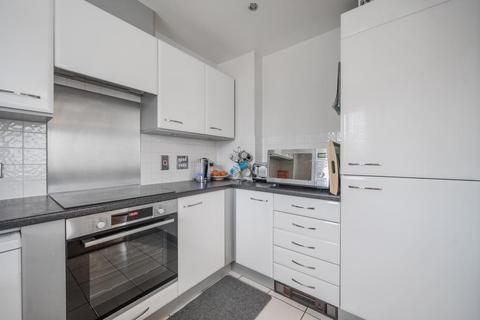 2 bedroom flat for sale, Central Reading,  Berkshire,  RG1