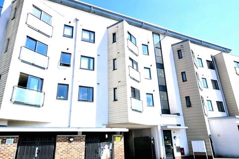 2 bedroom flat for sale, Victory Park Road, Surrey KT15