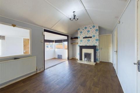 2 bedroom detached bungalow for sale, North Moor Road, Flamborough