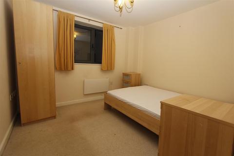 2 bedroom flat to rent, Velocity West, City Walk