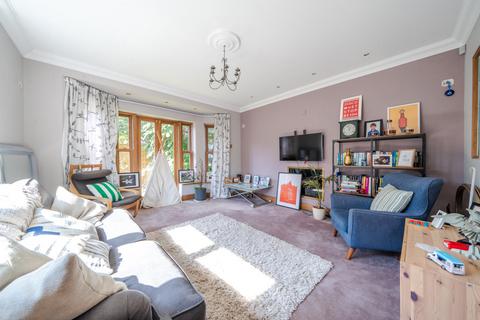 Pear Tree Cottage Bradley Gardens, London, W13 8HF