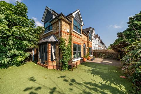 Pear Tree Cottage Bradley Gardens, London, W13 8HF