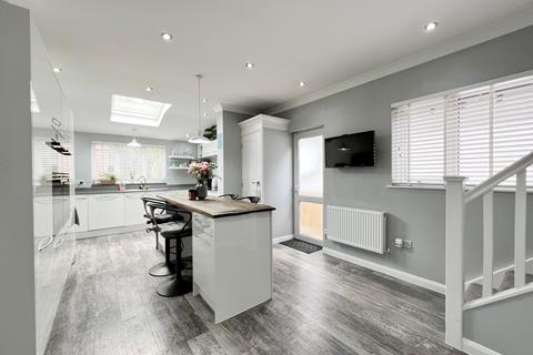 4 bedroom detached house for sale, Winsford Gardens, Westcliff-on-Sea, Essex