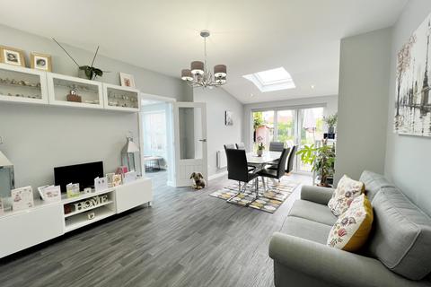 4 bedroom detached house for sale, Winsford Gardens, Westcliff-on-Sea, Essex