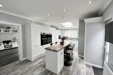 4 bedroom detached house for sale, Winsford Gardens, Westcliff-on-Sea, Essex