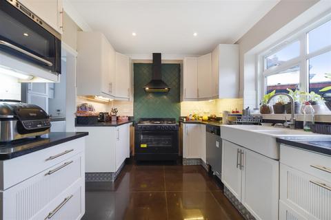 5 bedroom semi-detached house to rent, Watford Road, Harrow