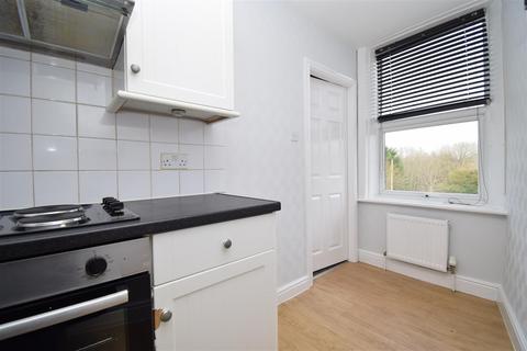 2 bedroom flat to rent, Lees Hall Road, Dewsbury WF12