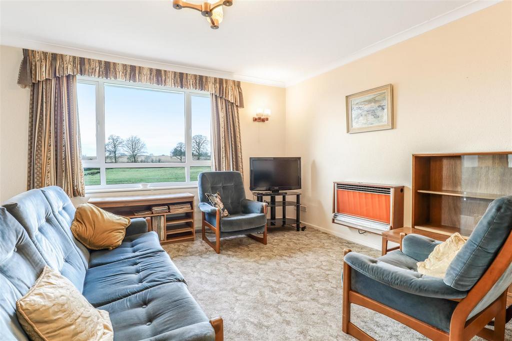 Lounge/ Dining Room