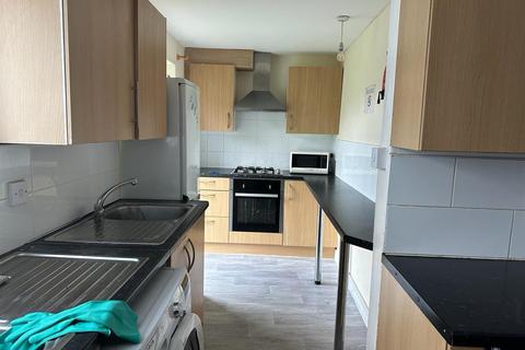 5 bedroom end of terrace house to rent, Hounslow