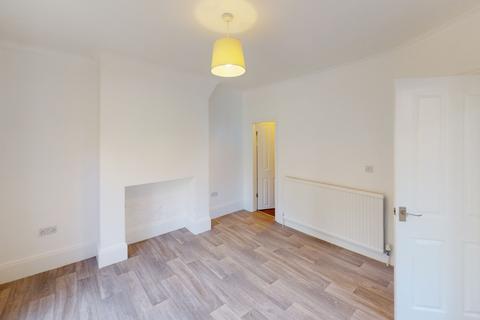 3 bedroom terraced house to rent, Adel Drive, Gedling, Nottingham, Nottinghamshire, NG4