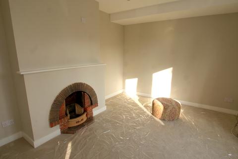 4 bedroom detached house to rent, Close to GCHQ