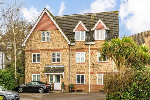 2 bedroom flat for sale, Hanworth Road, Hampton TW12