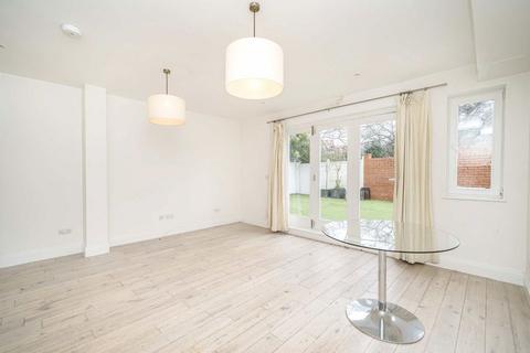 2 bedroom flat for sale, Brougham Road, London W3