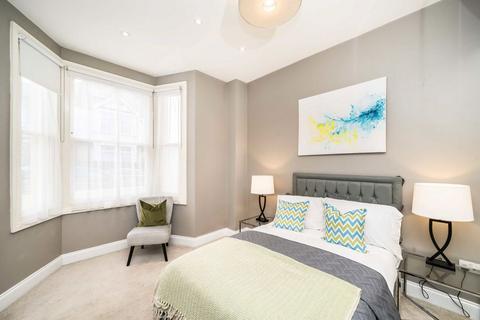 2 bedroom flat for sale, Brougham Road, London W3