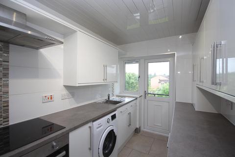 2 bedroom flat to rent, Friars Croft