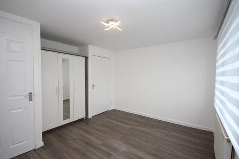 2 bedroom flat to rent, Friars Croft