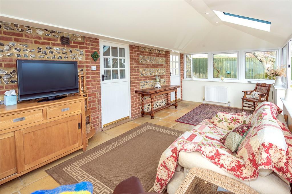 Garden/Dining Room