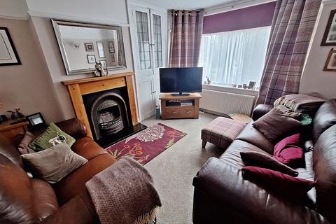 4 bedroom terraced house for sale, Luton Road, Dunstable, LU5 4LR