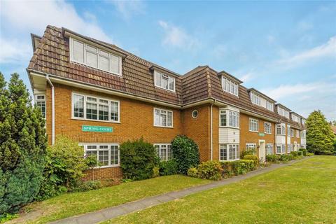 2 bedroom flat to rent, Chessington Road, Epsom, KT17