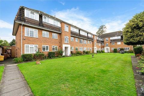 2 bedroom flat to rent, Chessington Road, Epsom, KT17