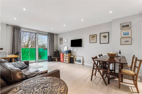 3 bedroom apartment for sale, Plough Road, London, SW11