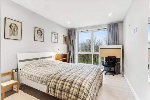 3 bedroom apartment for sale, Plough Road, London, SW11