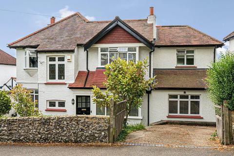 5 Howard Road, Coulsdon, CR5 2EB