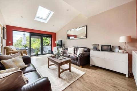 5 Howard Road, Coulsdon, CR5 2EB