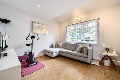 5 Howard Road, Coulsdon, CR5 2EB