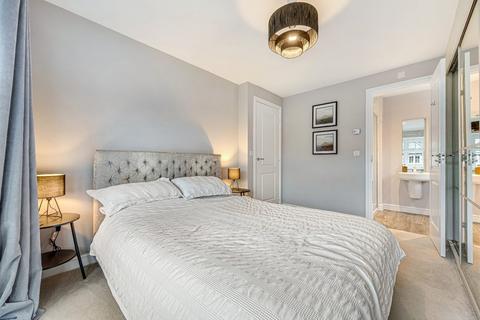 7 Bletchley Road, Horsforth, Leeds, LS18 4FG