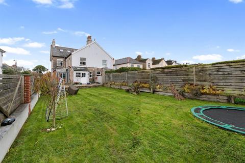 Fernwood King Edward Road, Axminster, EX13 5PP