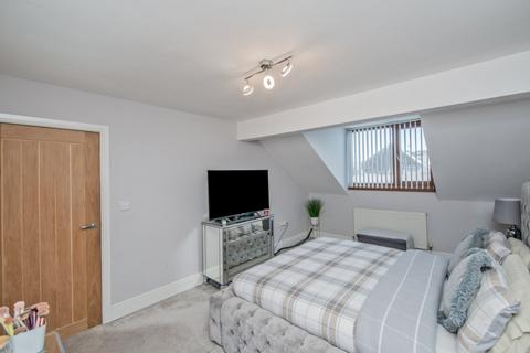 8a Westbury Close, Bradford, BD4 8PD
