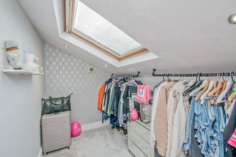 8a Westbury Close, Bradford, BD4 8PD