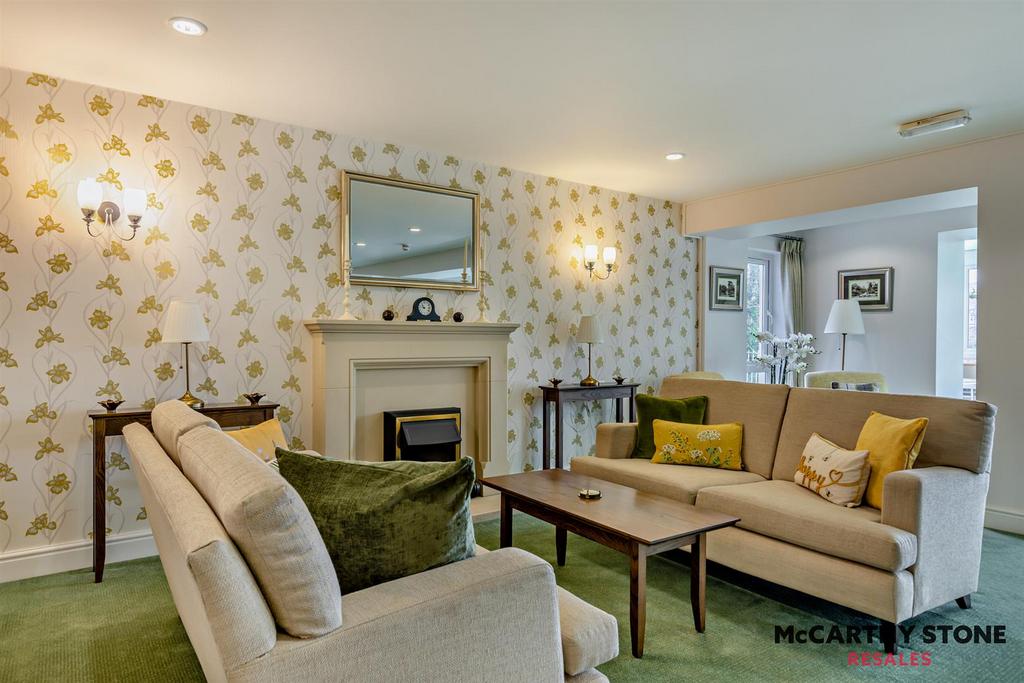 Homeowners Lounge