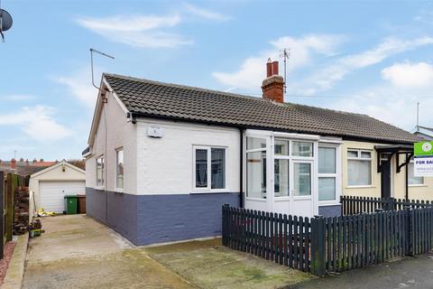 2 bedroom semi-detached bungalow for sale, Lee Avenue, WITHERNSEA