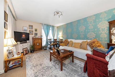 2 bedroom flat for sale, The Pines, Purley CR8