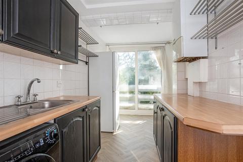 2 The Pines, Purley, CR8 2DZ