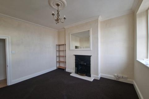 2 bedroom flat to rent, Prince of Wales Terrace, Deal, CT14