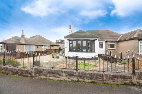 2 bedroom semi-detached bungalow for sale, Kingswear Crescent, Leeds LS15