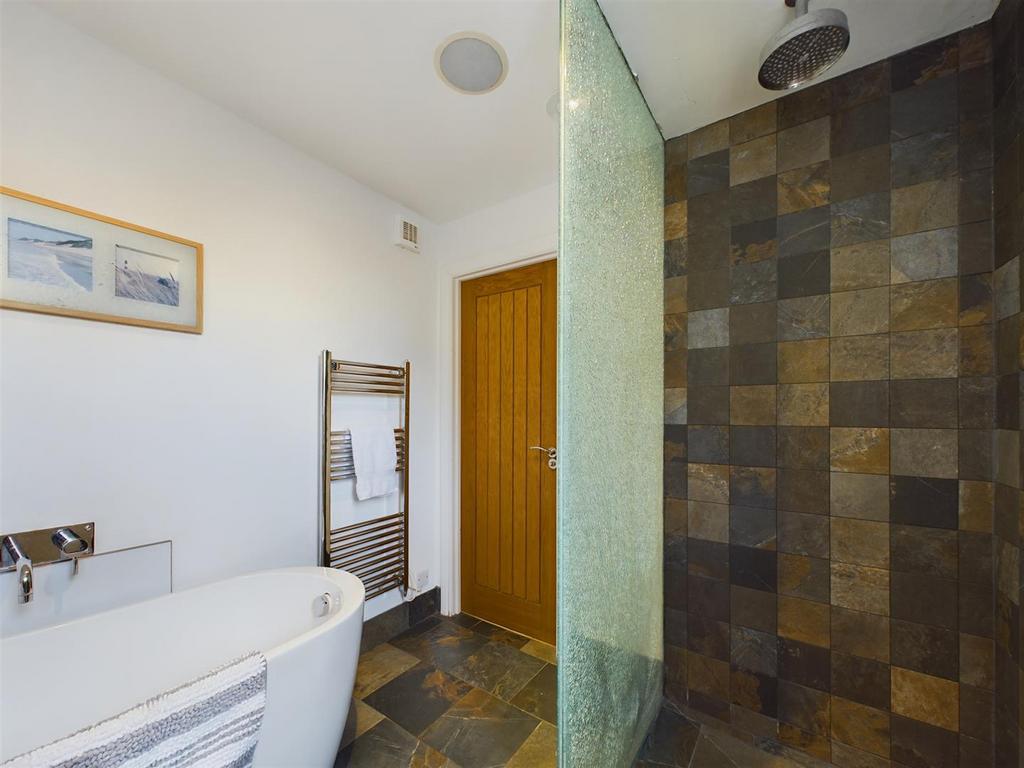 Bath 2.jpg