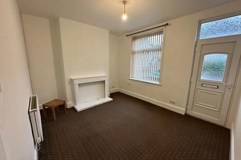 2 bedroom terraced house to rent, Cleveland Street, Colne