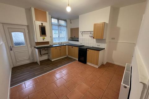 2 bedroom terraced house to rent, Cleveland Street, Colne